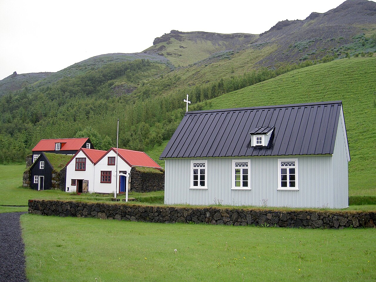 Skogar